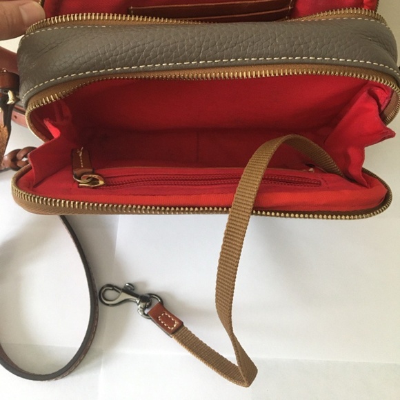 Dooney & Bourke Camera Crossbody Compact Taupe Bag - Picture 5 of 7